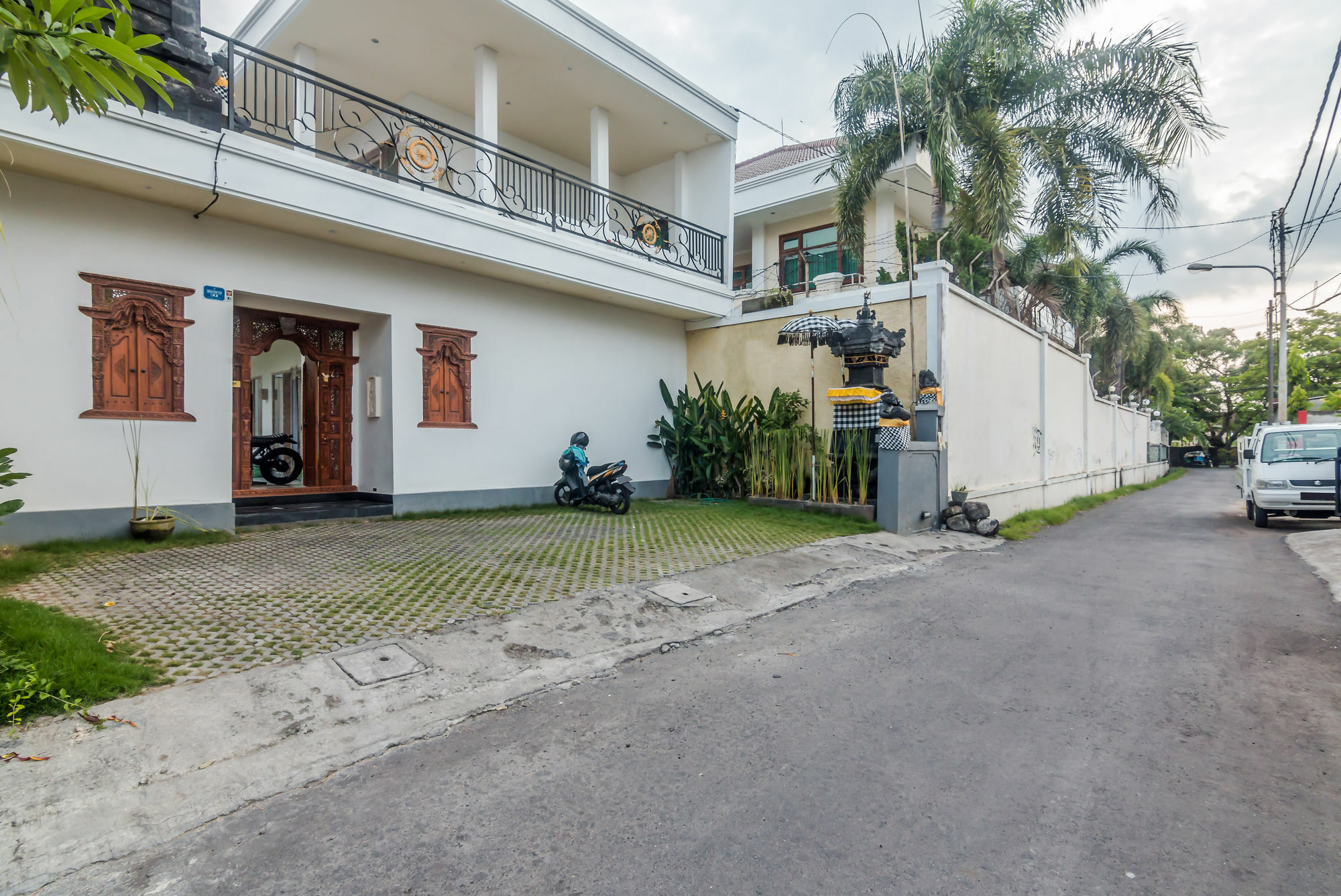 Zen Rooms Denpasar Mertasari Exterior photo